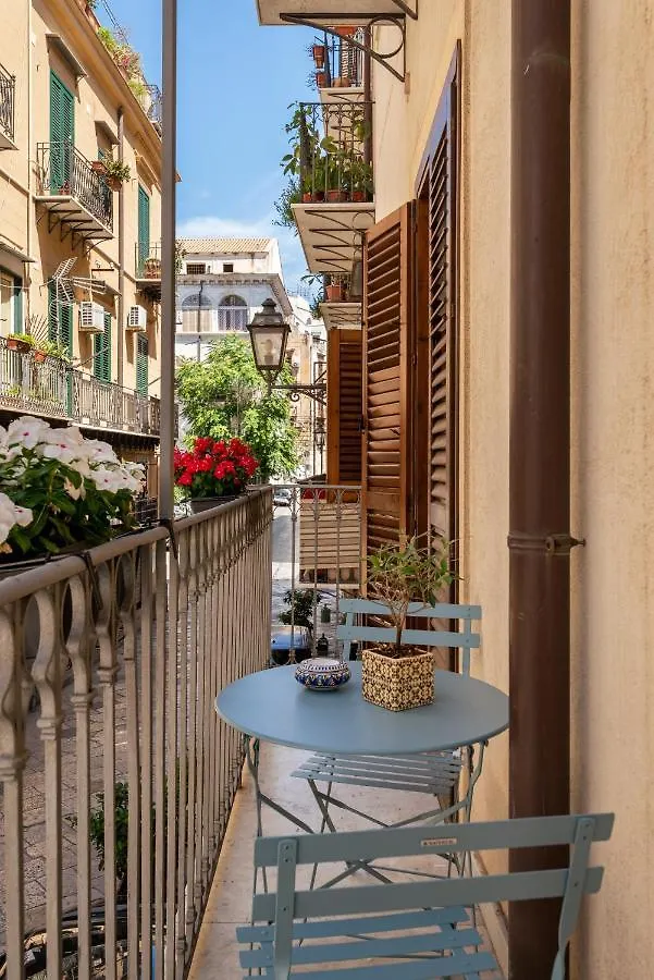 Le Porte Del Kassaro Palermo 0*,