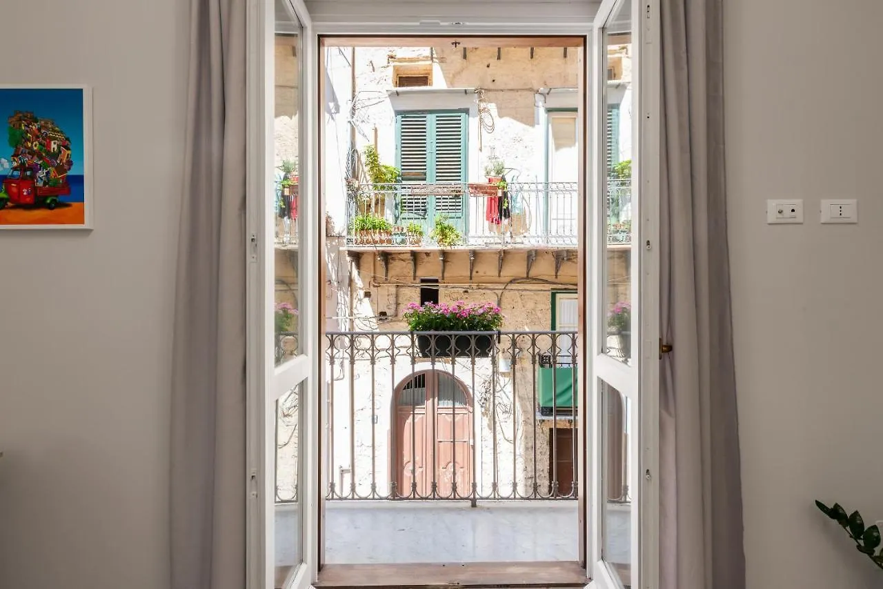 Le Porte Del Kassaro Palermo Lägenhet