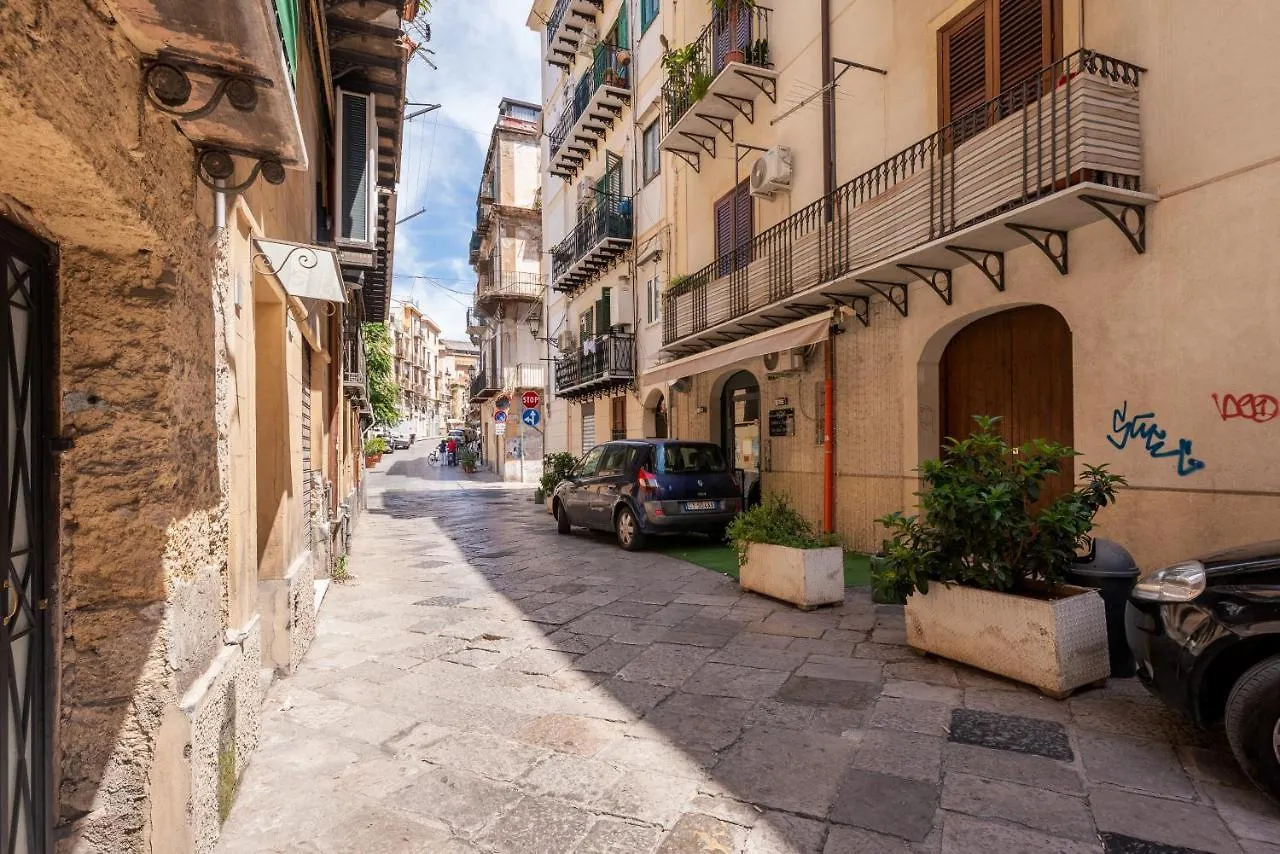 Apartment Le Porte Del Kassaro Palermo