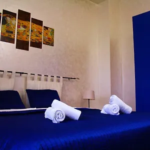 sea-view-apartment.taorminaitalyhotels.com/