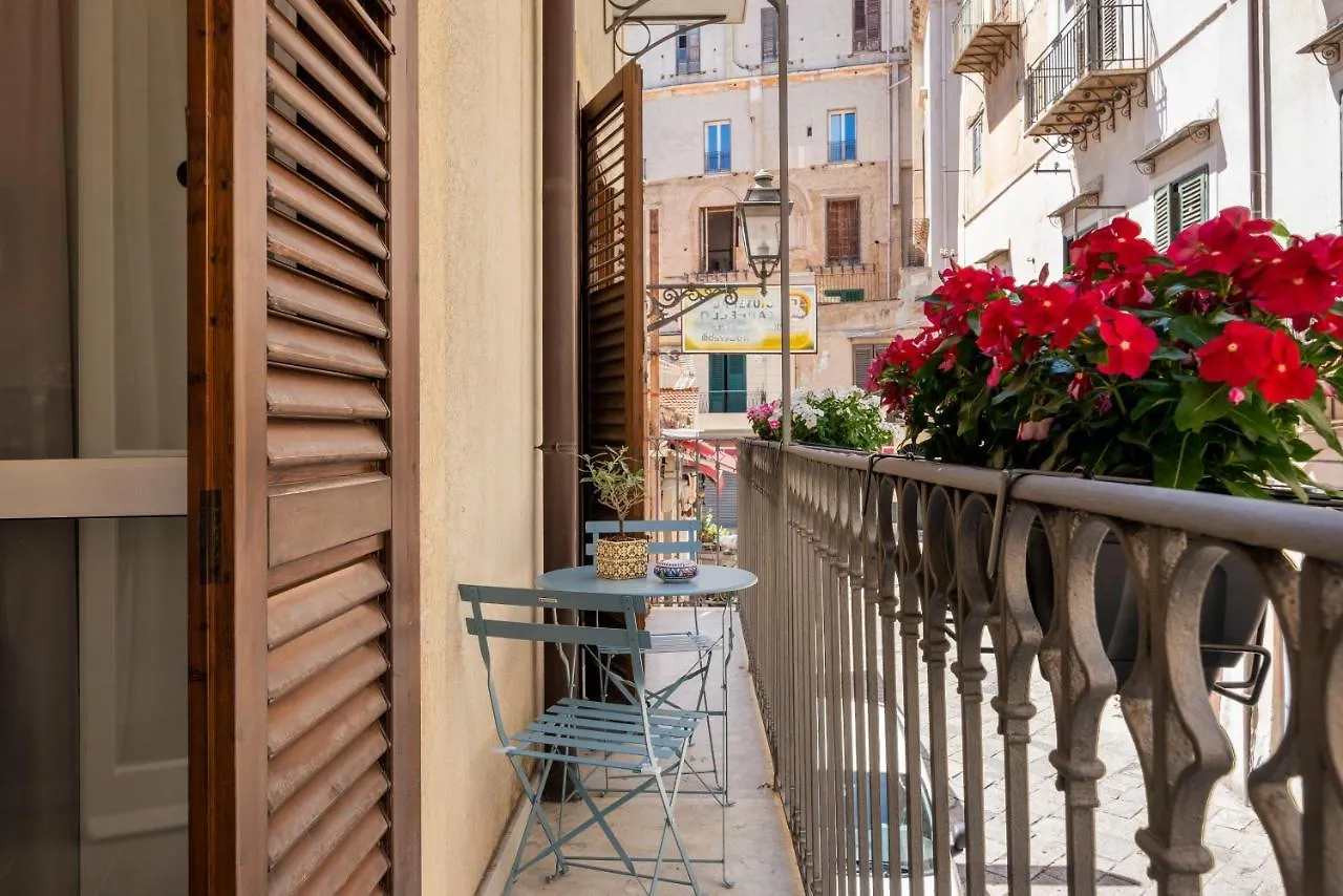 Apartment Le Porte Del Kassaro Palermo